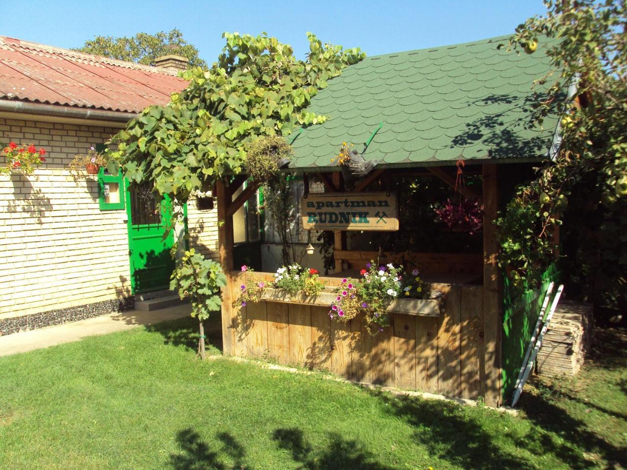 Apartman Rudnik Vrdnik Buitenkant foto